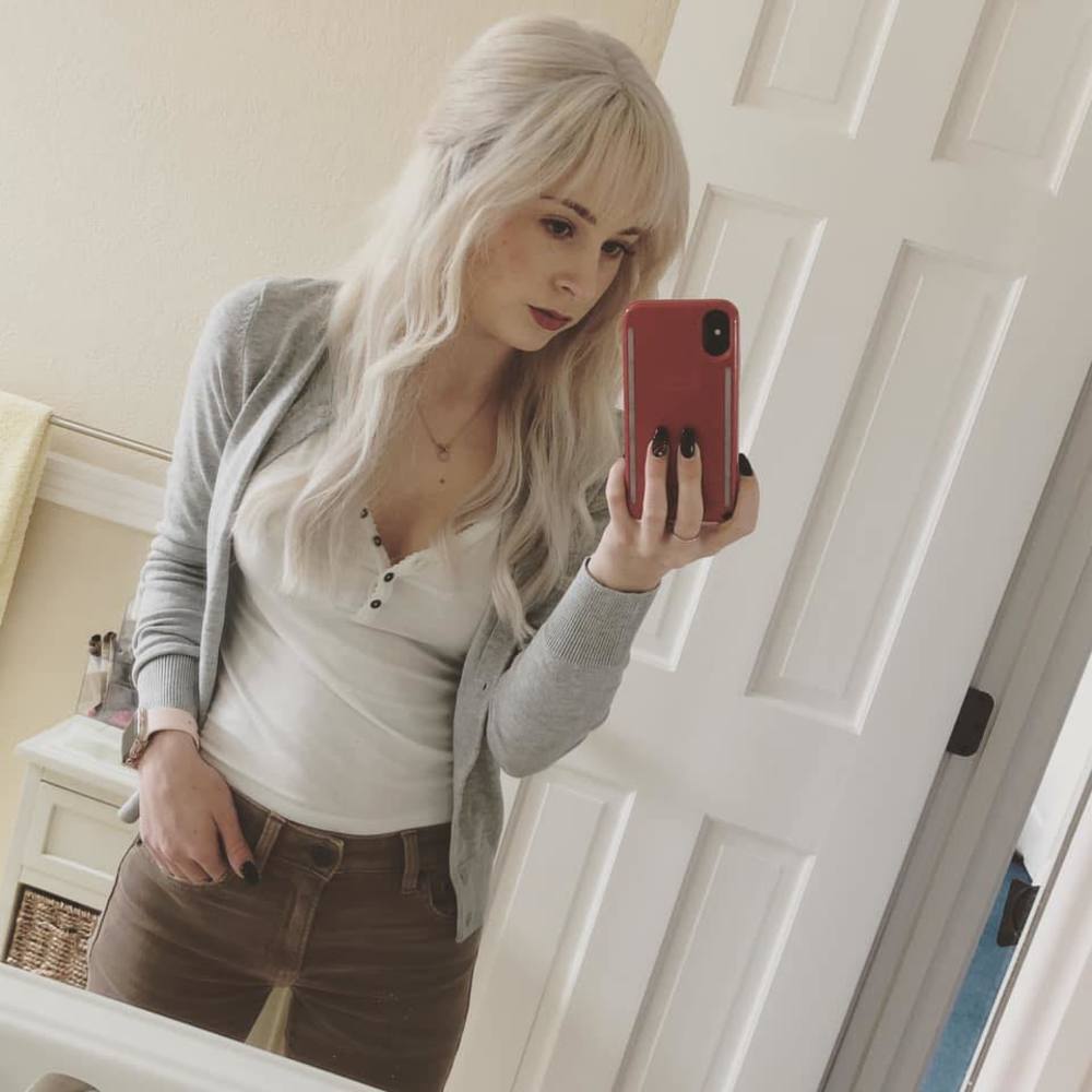 Meet your Posher, Holly